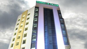 A tall building with a sign reading "CHENNAI LE PALACE". - Hotel Chennai Le Palace (Chennai)