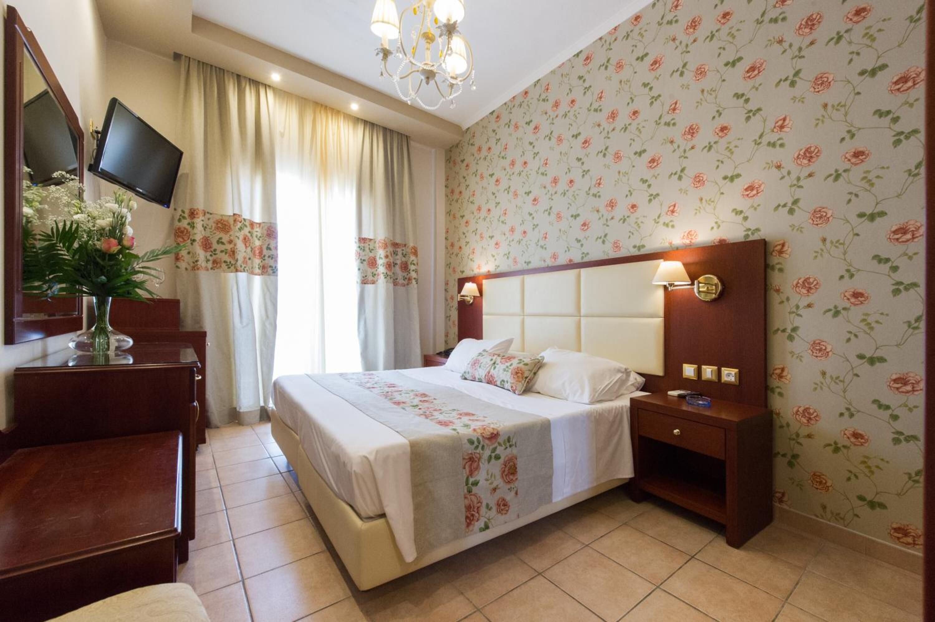 minibar, in-room safe, desk, blackout curtains