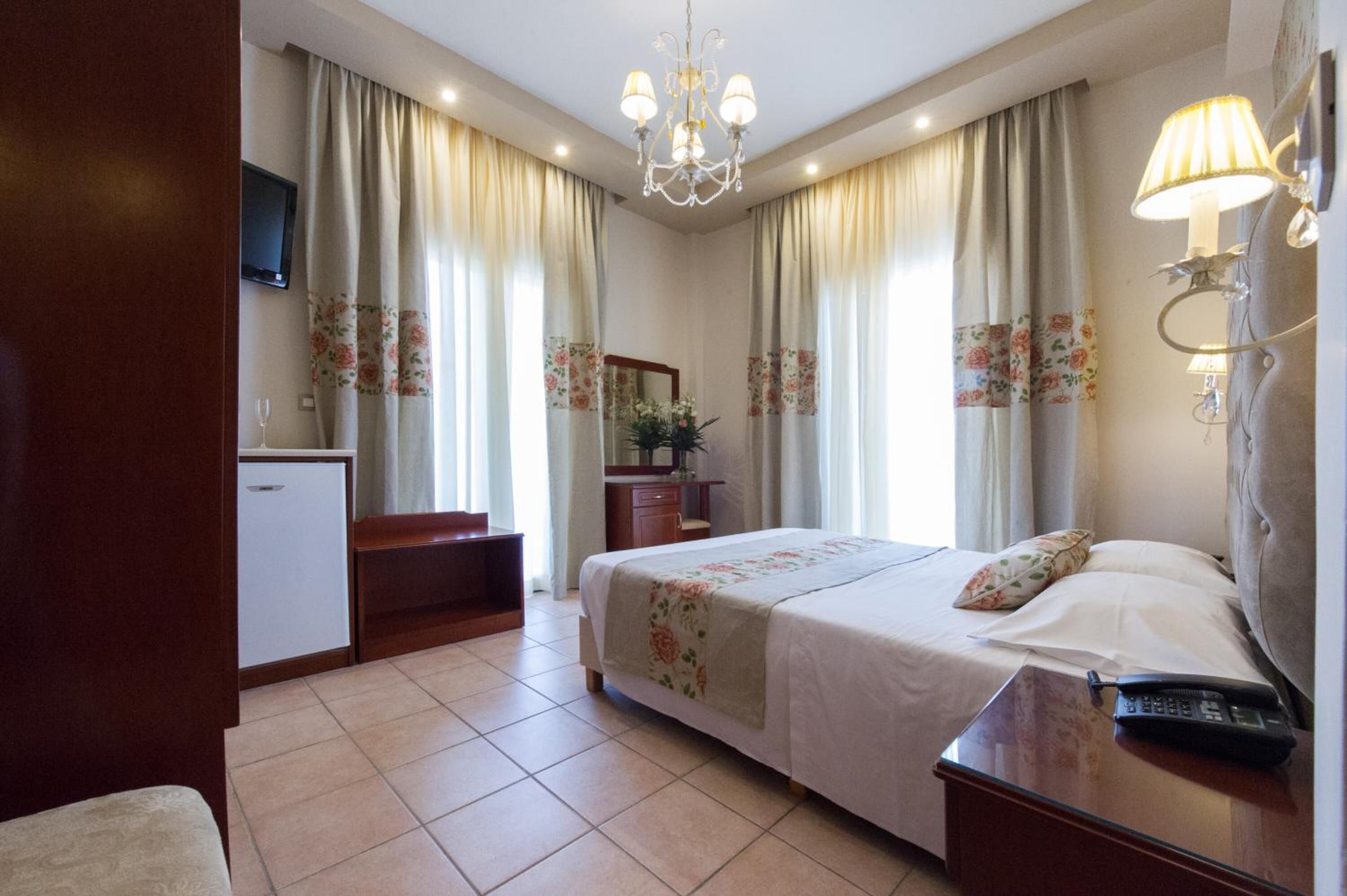 minibar, in-room safe, desk, blackout curtains