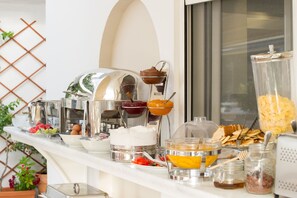 Free daily buffet breakfast - Olympic Hotel (Parga)