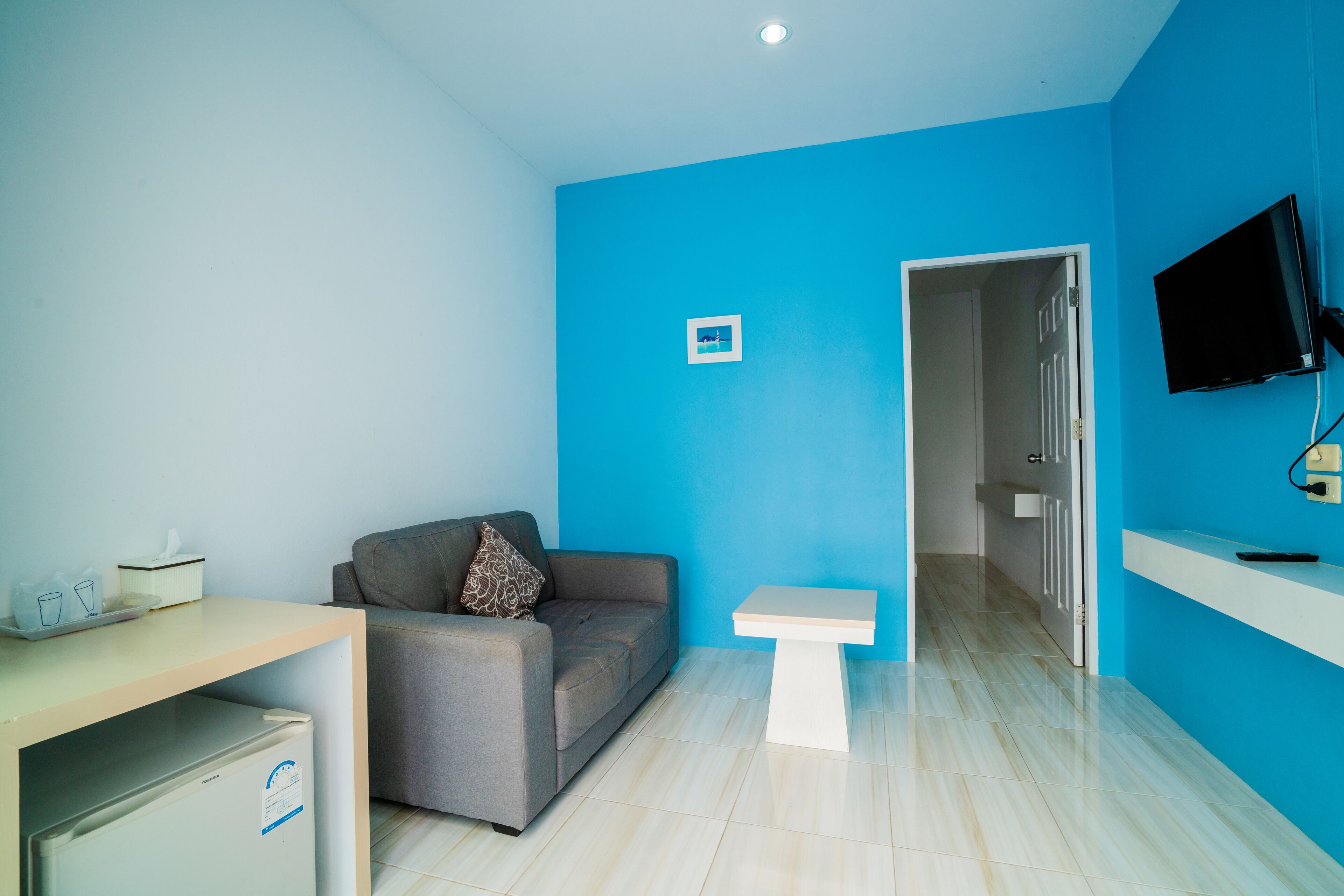 superior double room | living room | 32-inch flat-screen tv with cable channels, tv