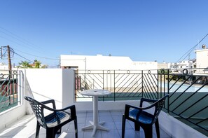 Zimmer, Zwischengeschoss | Balkon