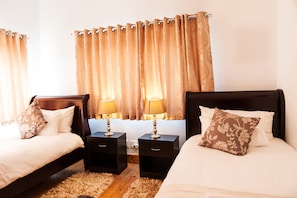 Room | Pemandangan dari bilik