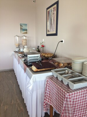 Free continental breakfast - Hermes Hotel (Kos)