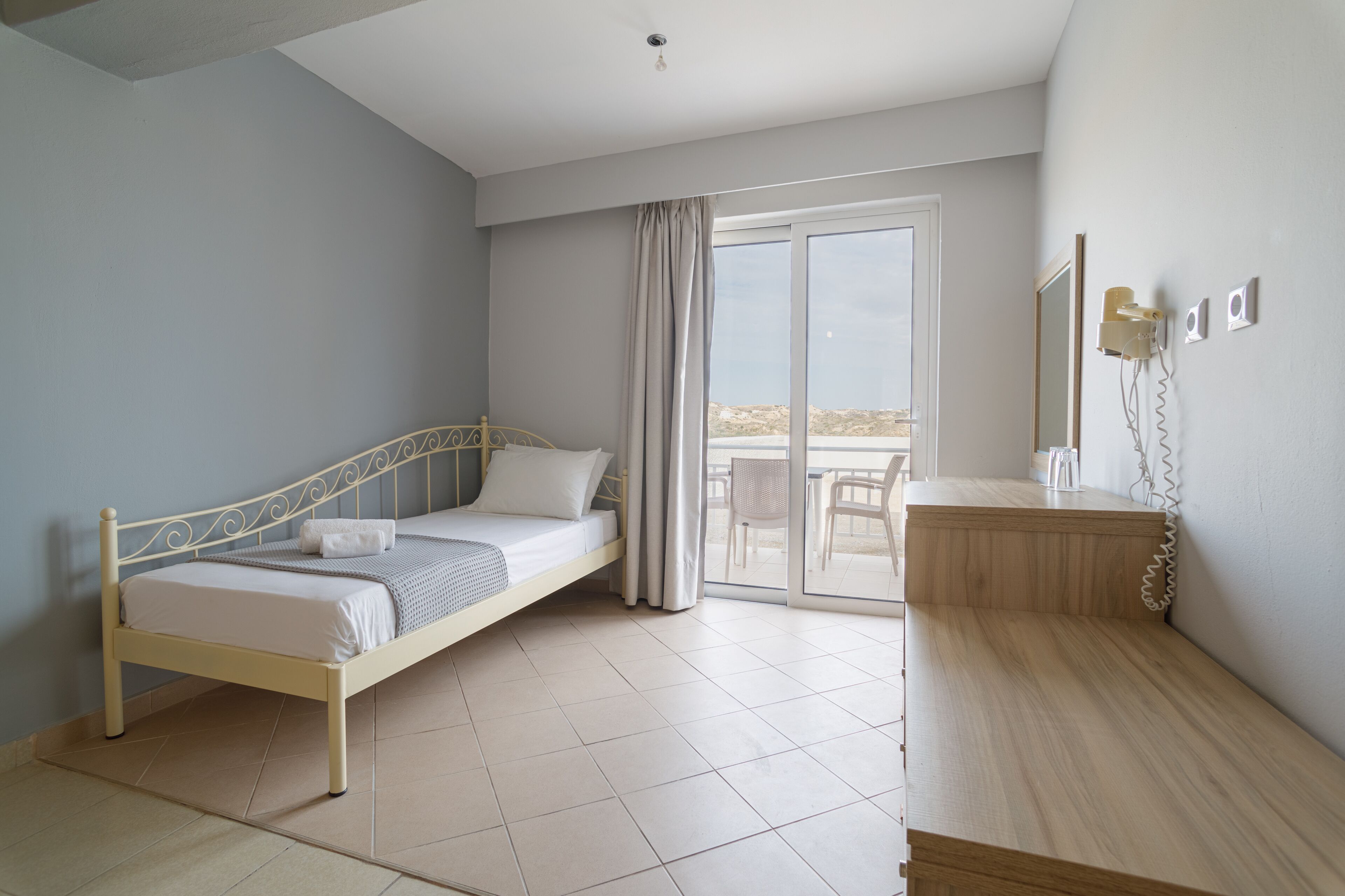 superior double or twin room, sea view | desk, travel cot, free wifi, bed sheets