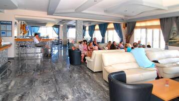 Utsikt mot bassenget