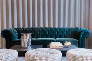 入住/退房自助服务终端