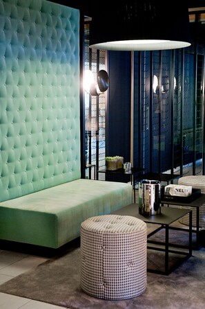 入住/退房自助服务终端