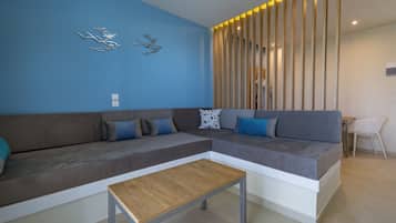 Suite | Living room | TV