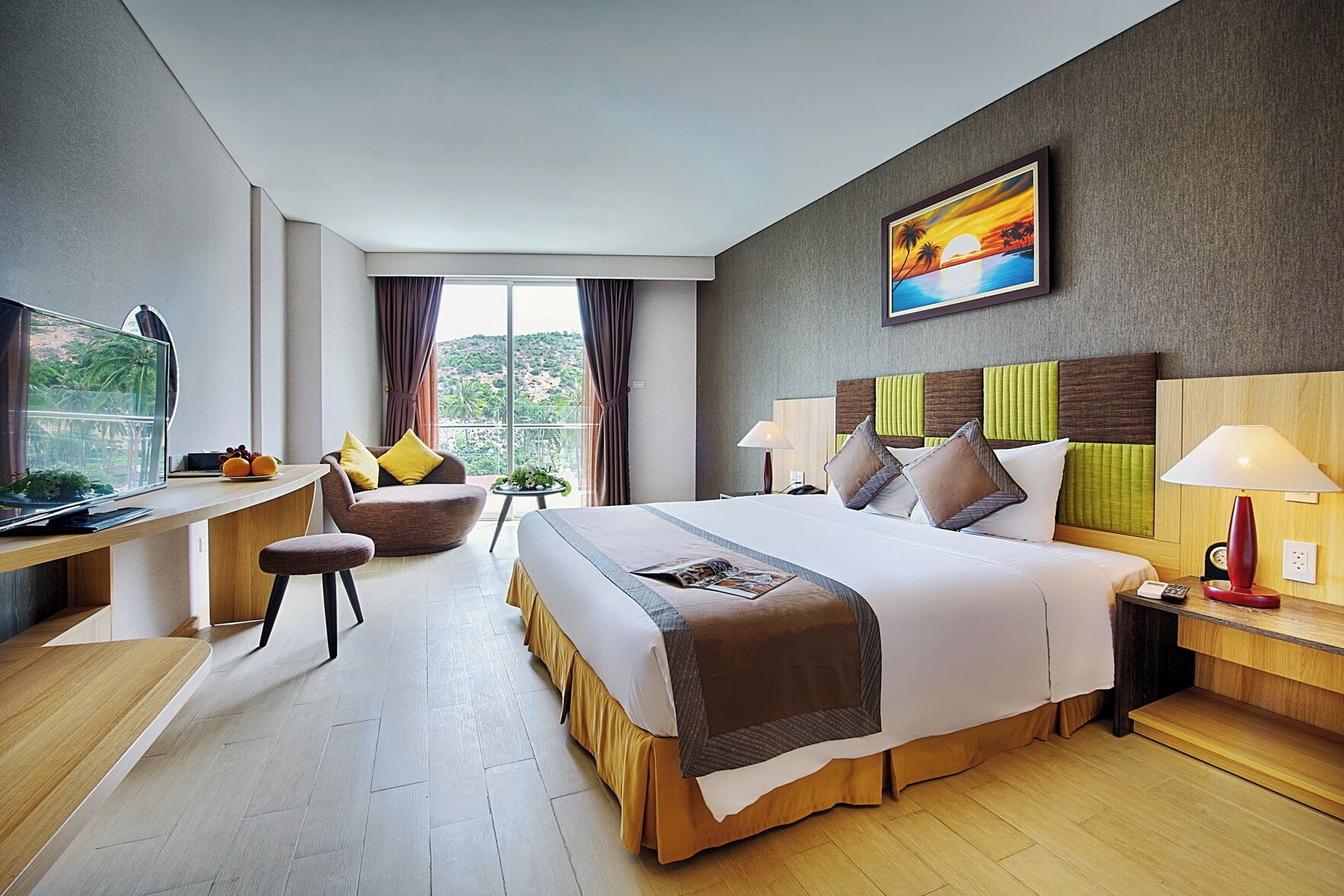 Luxe beddengoed, donsdekens, een minibar, een kluis op de kamer