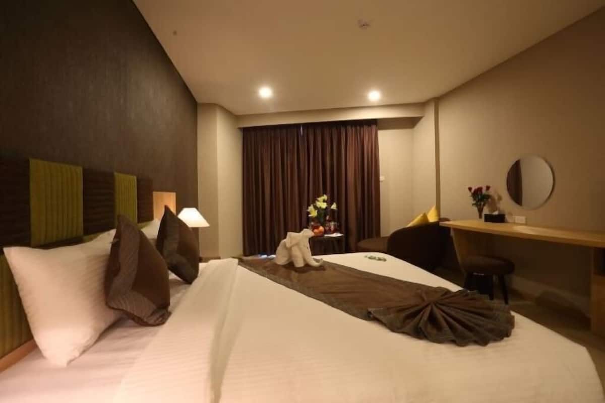 1 bedroom, premium bedding, down comforters, minibar