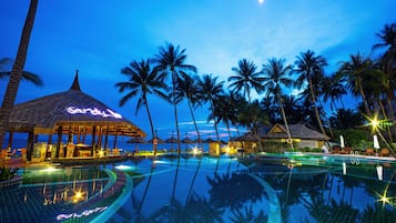 Outdoor pool, pool umbrellas, sun loungers