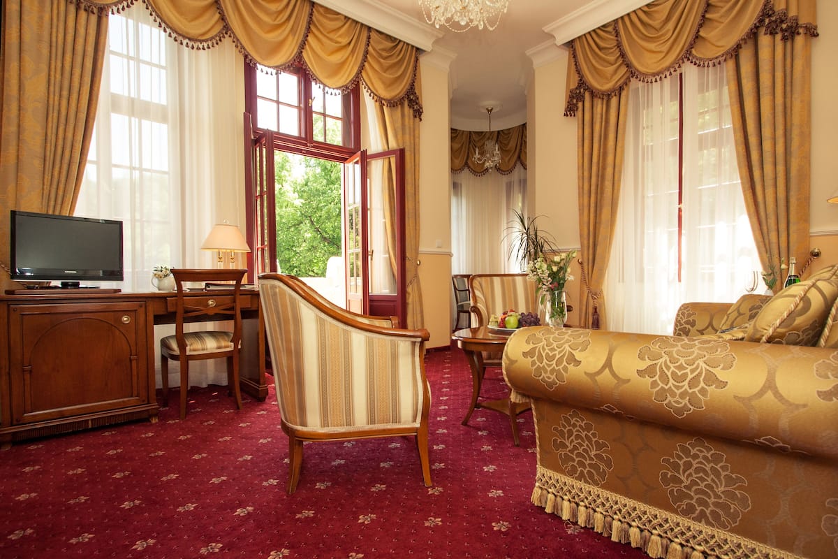 Luxury Double Room | Living area