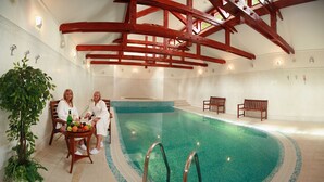 Indoor pool, pool loungers - Hotel Villa Ritter (Karlovy Vary)