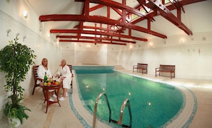 Indoor pool, pool loungers