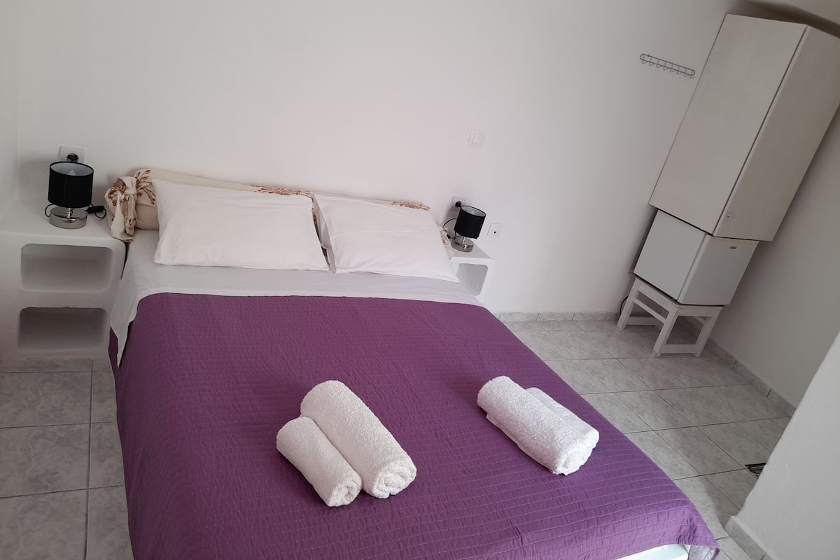 Economy Double Room | Desk, blackout drapes, soundproofing, rollaway beds (surcharge)