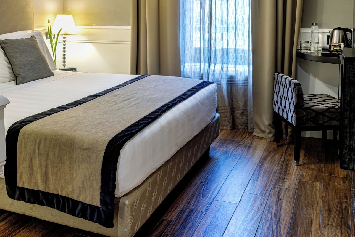 1 bedroom, premium bedding, minibar, in-room safe