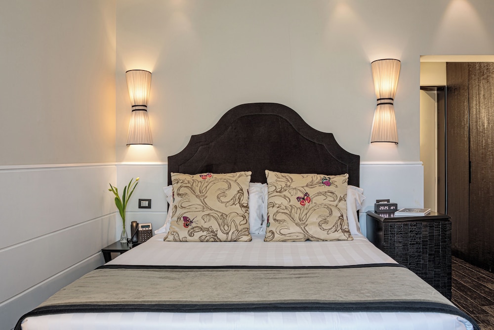 The Independent Hotel by null