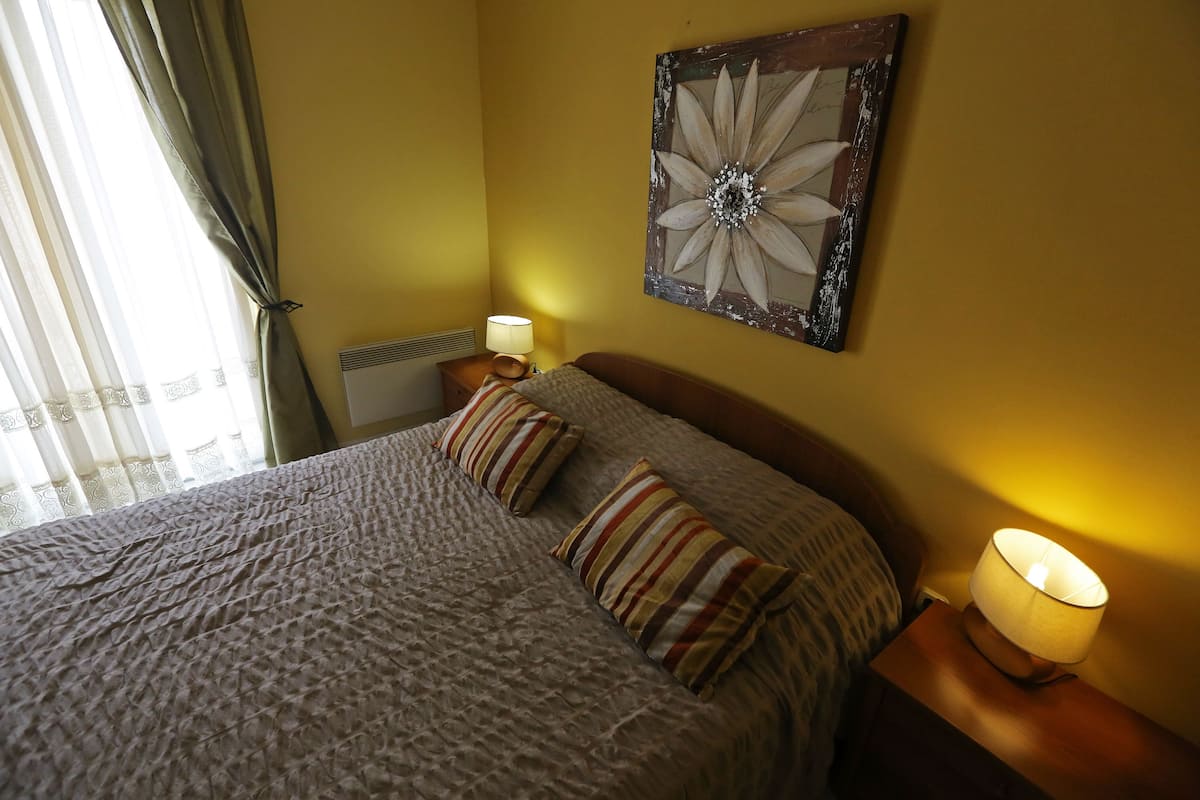 Standaard tweepersoonskamer, balkon | Babybedden, extra bedden, gratis wifi