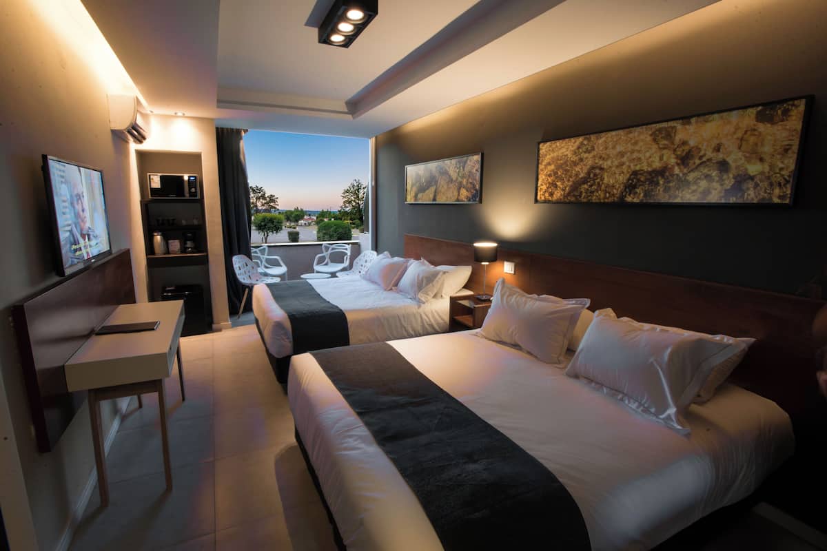 Premium Club Room