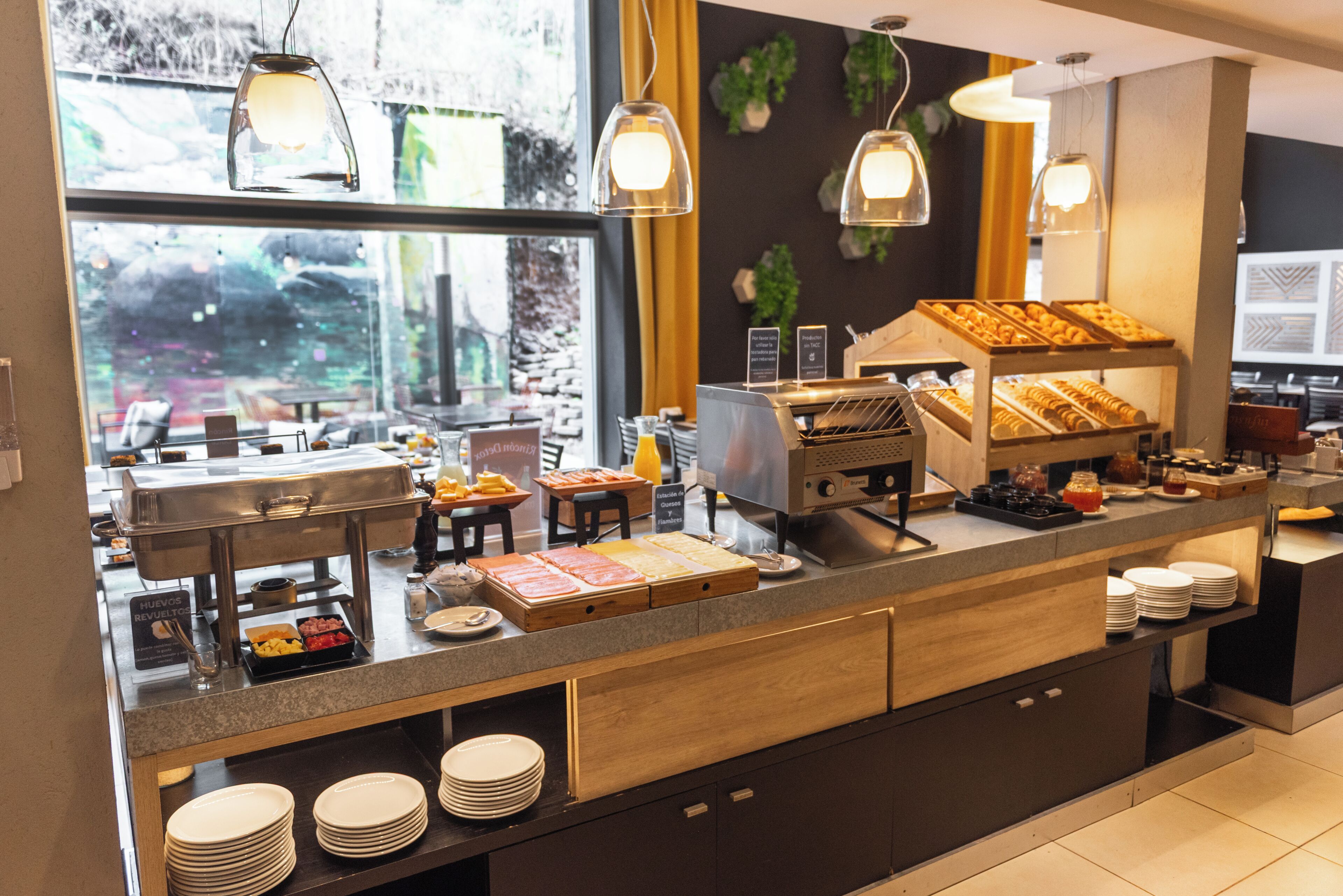 Desayuno bufé gratuito y diario