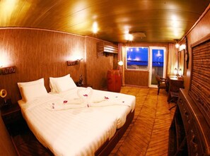 Deluxe Room With Balcony River View  | Minibar, in-room safe, individually furnished, desk - Vintage Luxury Yacht Hotel (Yangon)