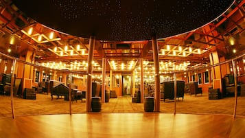 3 bars, lounge dans le hall