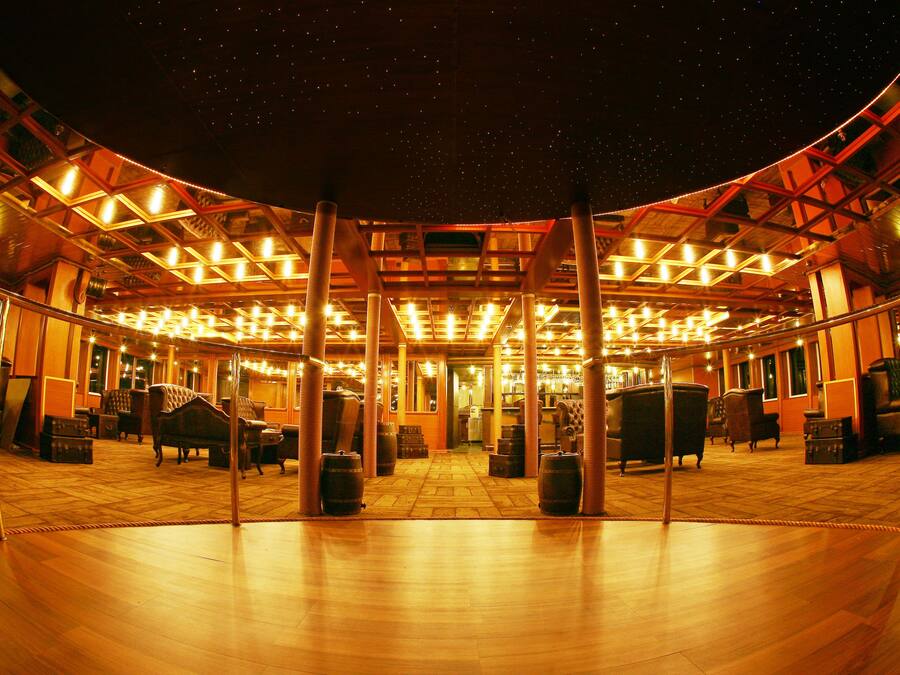 3 bars/lounges, lobbylounge