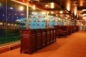 Reception - Vintage Luxury Yacht Hotel (Yangon)