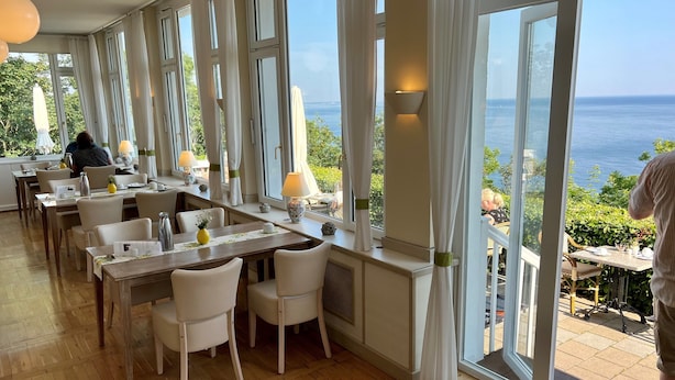 Frokost, lunsj og middag serveres