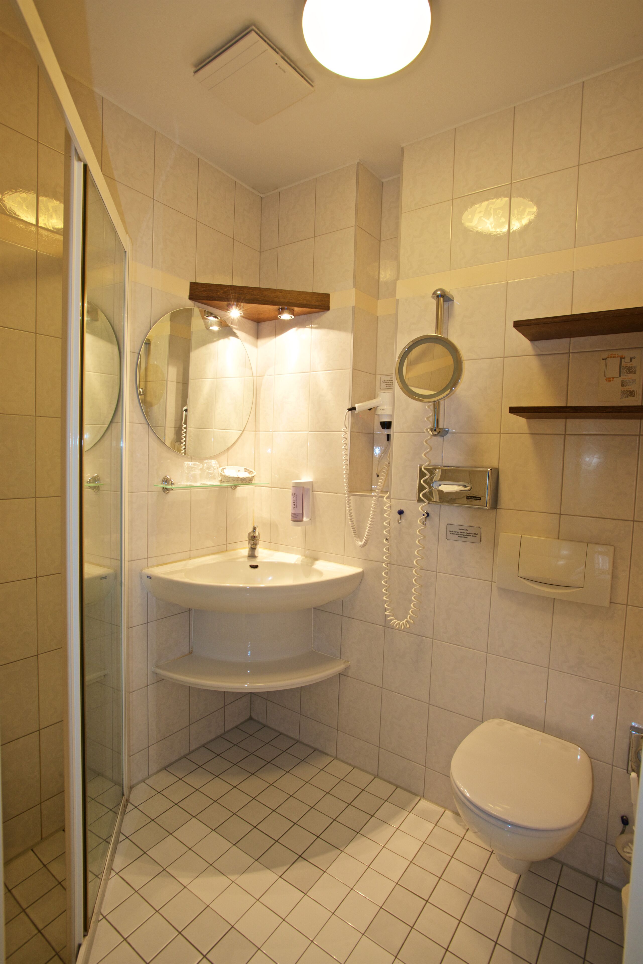 double room, ocean view (guesthouse - 300m from main building) | bathroom | free toiletries, hair dryer, towels