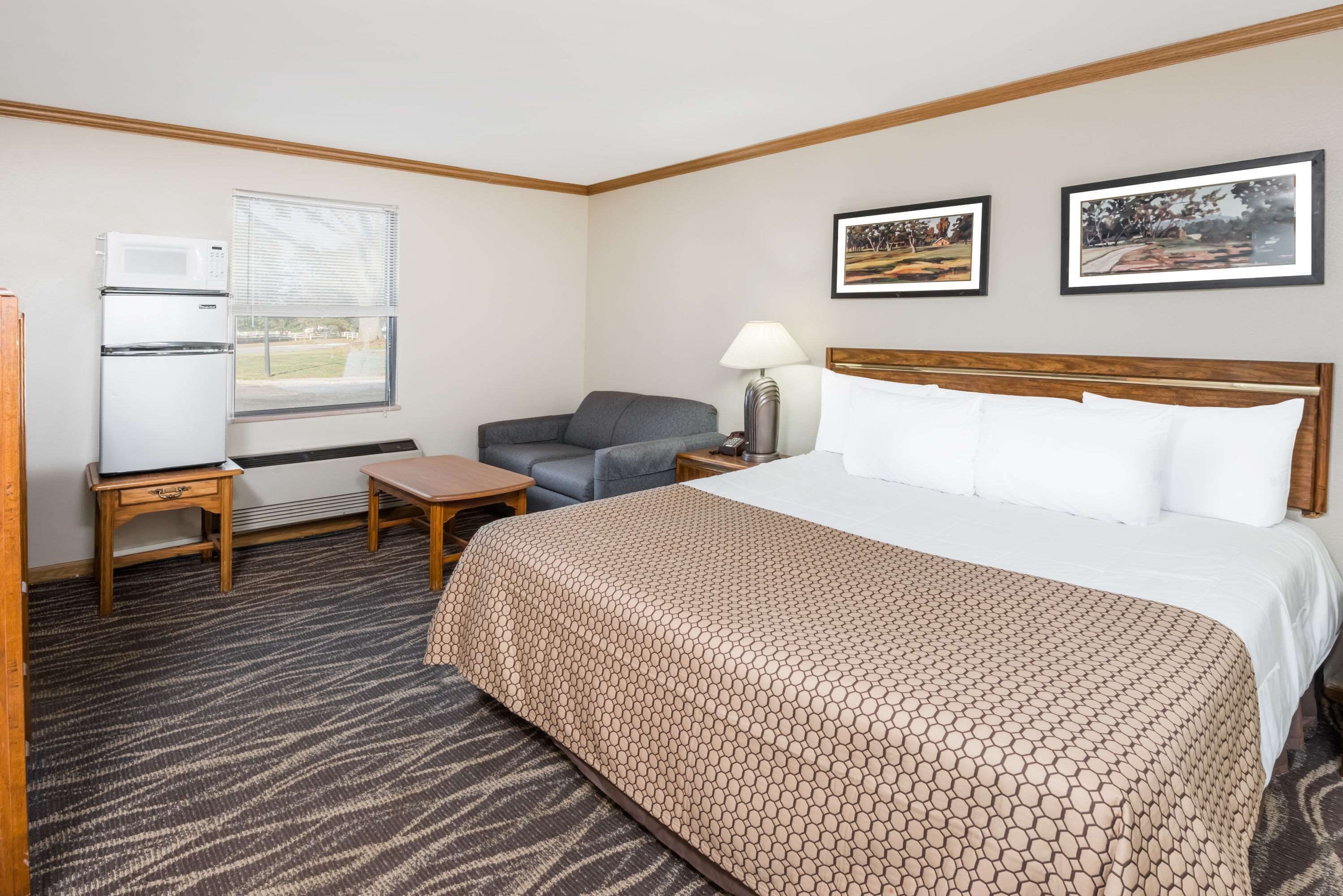 Rom, 1 kingsize-seng | Skrivebord og barnesenger (inkludert)