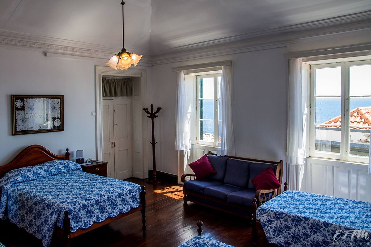 Habitación triple, vistas a la montaña