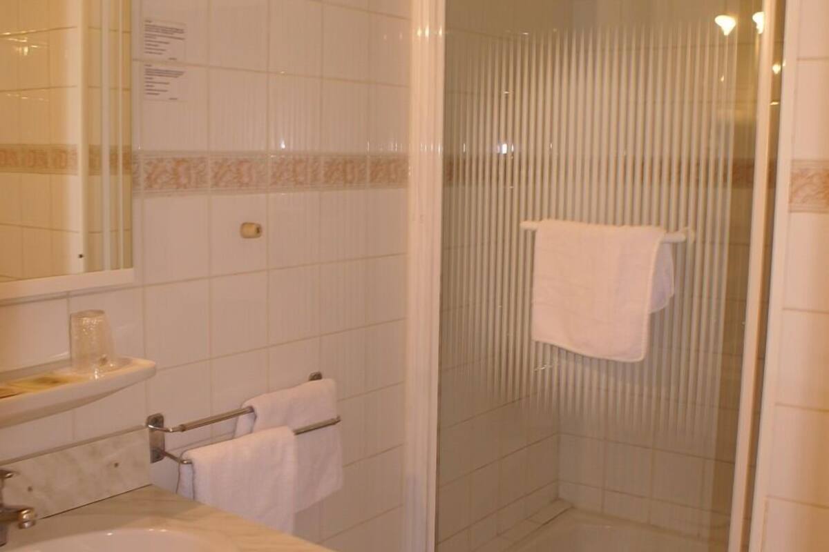 standard twin room | bathroom | hair dryer