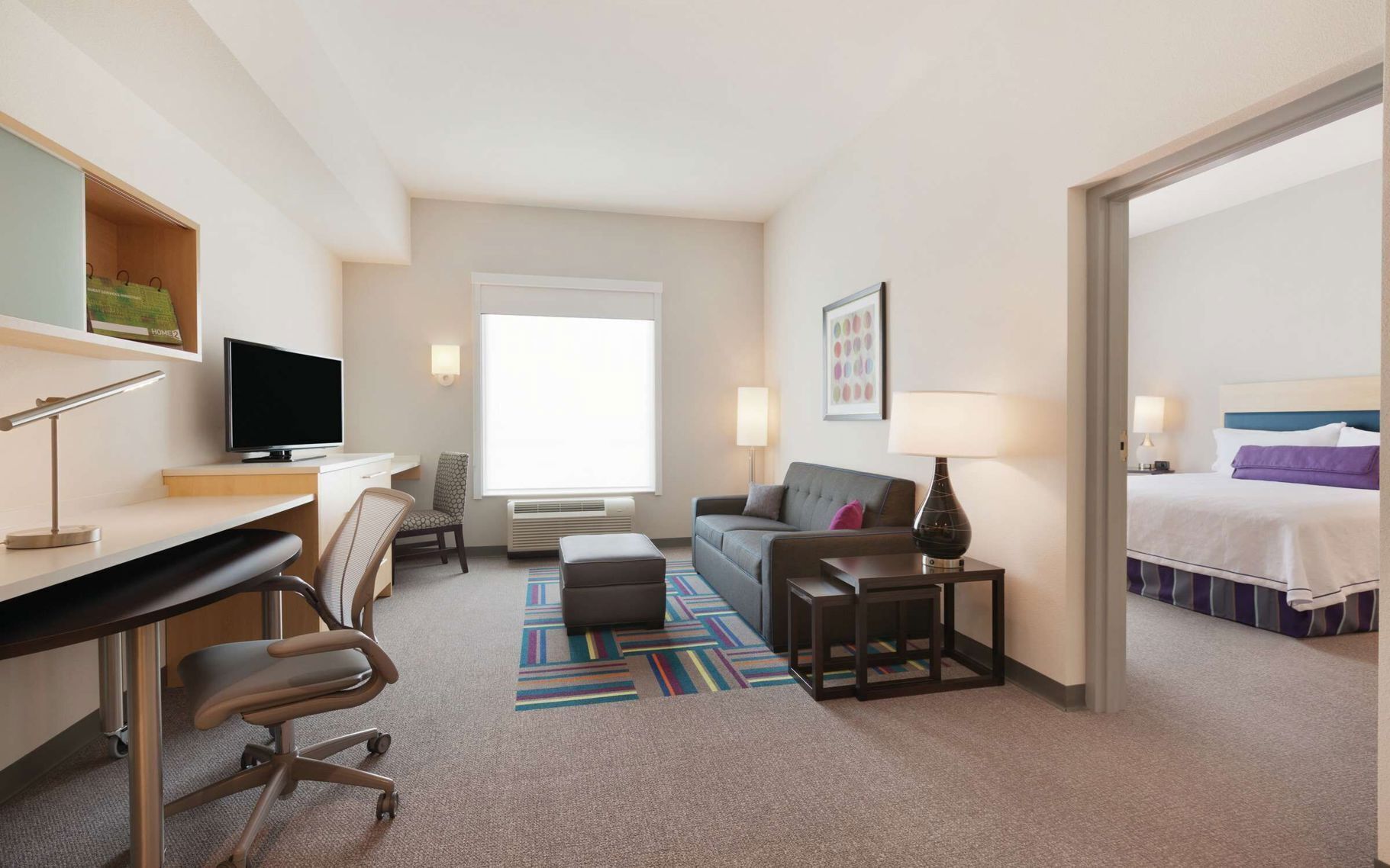 Allergitestet sengetøy, dundyner, safe på rommet og skrivebord