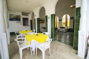 점심 식사 및 저녁 식사 제공, 스시