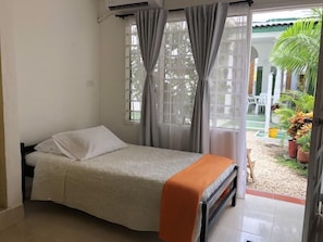 In-room safe, rollaway beds - Hotel Balcones de Bocagrande (Cartagena)