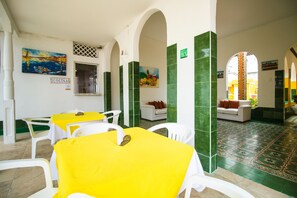 점심 식사 및 저녁 식사 제공, 스시