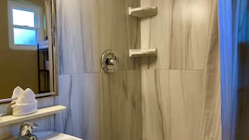 Junior Suite, 1 Bed with Sofa Bed | Bathroom