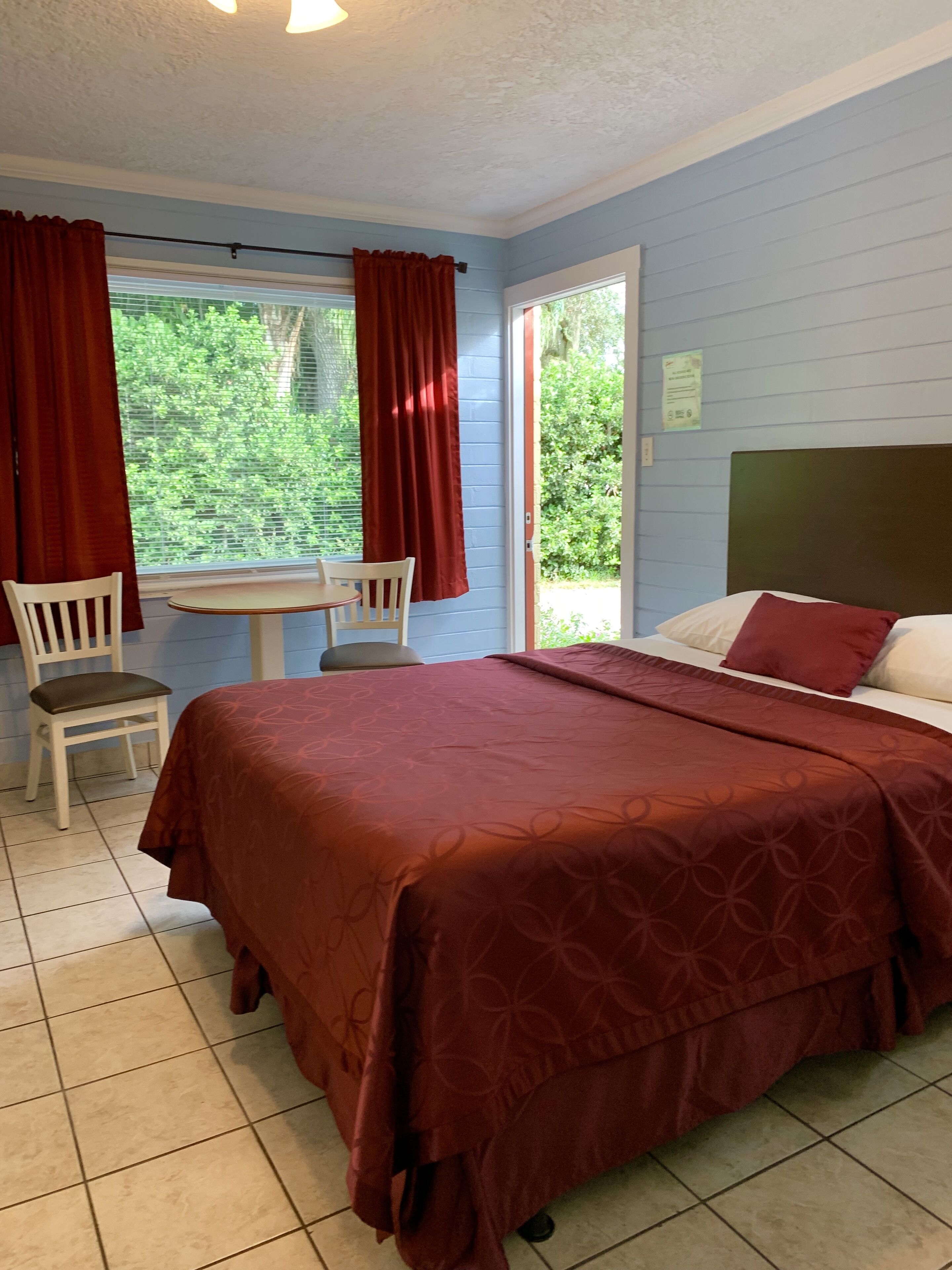 Foto - Lakeside Inn and Cafe