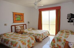 Family Room | In-room safe, desk, laptop workspace, blackout curtains - Hotel Angel Gabriel (Boca Chica)
