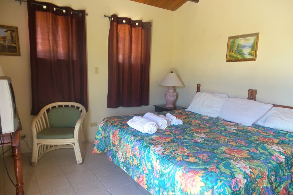 Individually furnished, free WiFi, bed sheets
