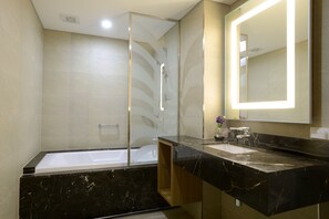 Premier Twin Room | Bathroom | Shower, hair dryer, bathrobes, slippers