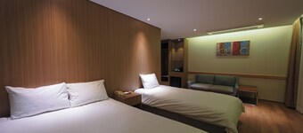 โรงแรมแอสตาร์