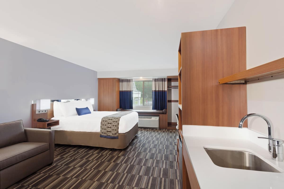 Basic Studio Suite | Premium bedding, pillowtop beds, desk, laptop workspace