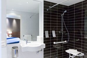 Ducha, artículos de tocador gratuitos, secador de pelo, toallas