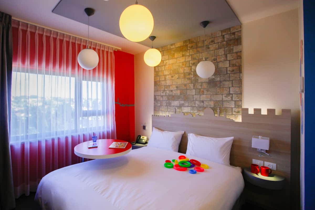 In-room safe, desk, iron/ironing board, free WiFi