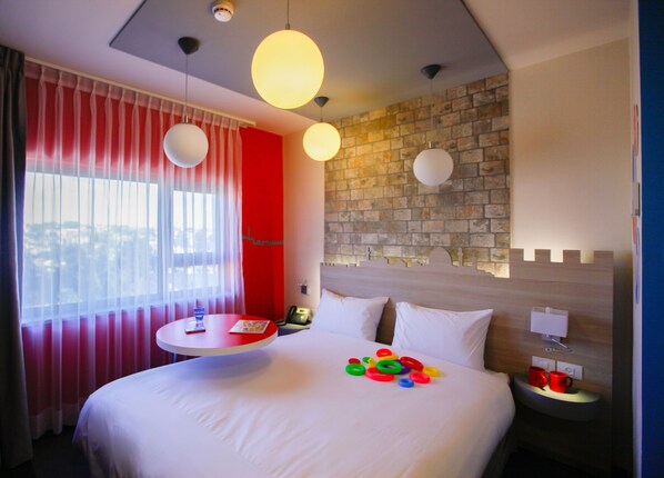 Zimmersafe, Schreibtisch, Bügeleisen/Bügelbrett, kostenloses WLAN