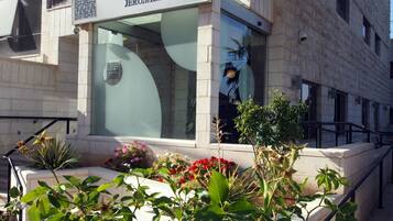 Majoituspaikan sisäänkäynti