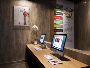 標準客房, 1 張標準雙人床 | 迷你吧、房內夾萬、書桌、手提電腦工作空間